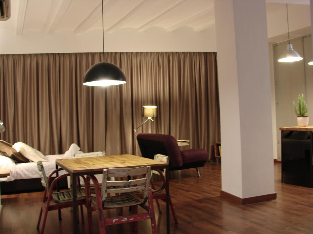 Las Coles Apartasuites Xàtiva Стая снимка